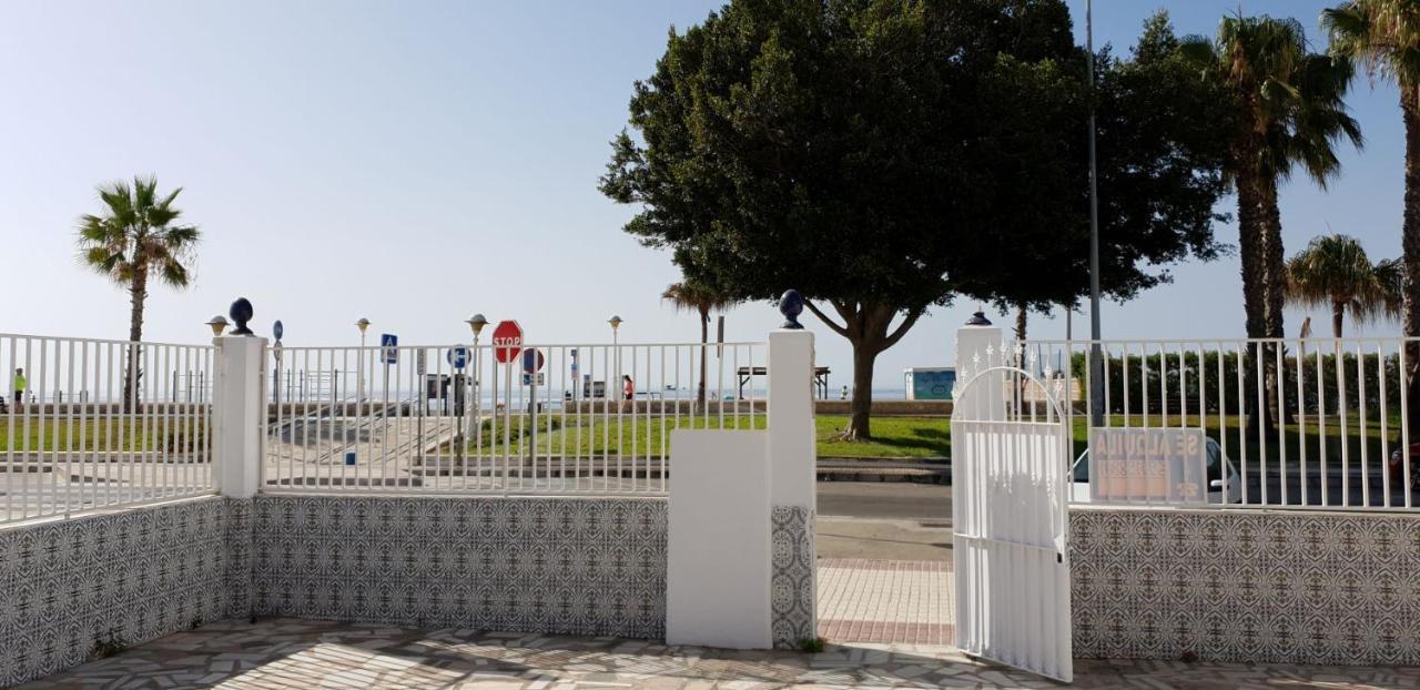 Casa 1ª Linea Paseo Maritimo Torre Del Mar Apartment Exterior photo